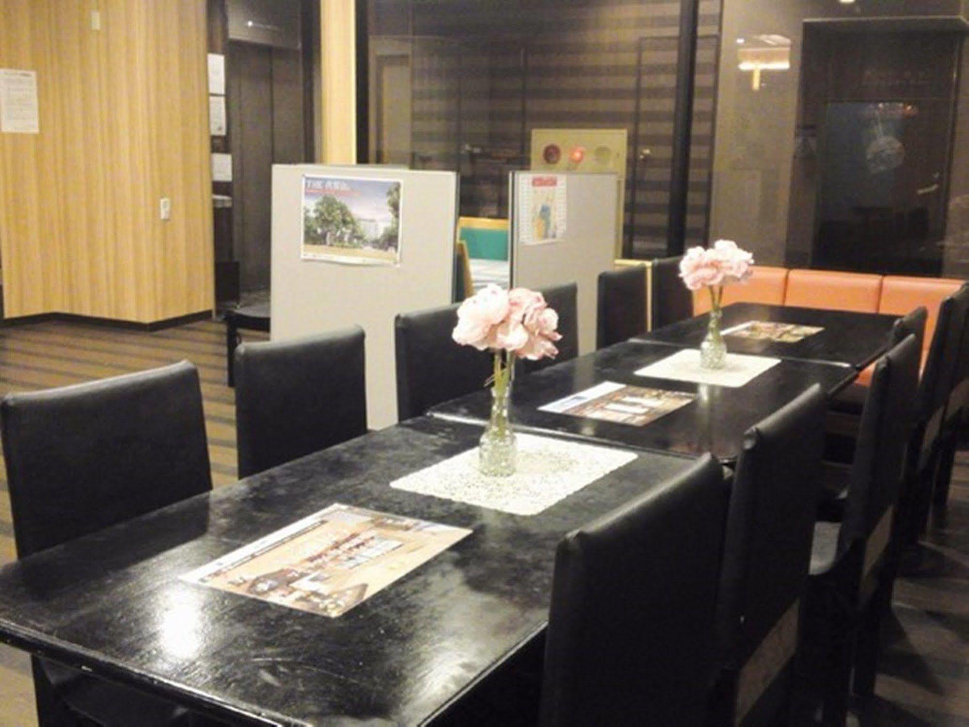 Apa Tsubamesanjo Ekimae Hotel